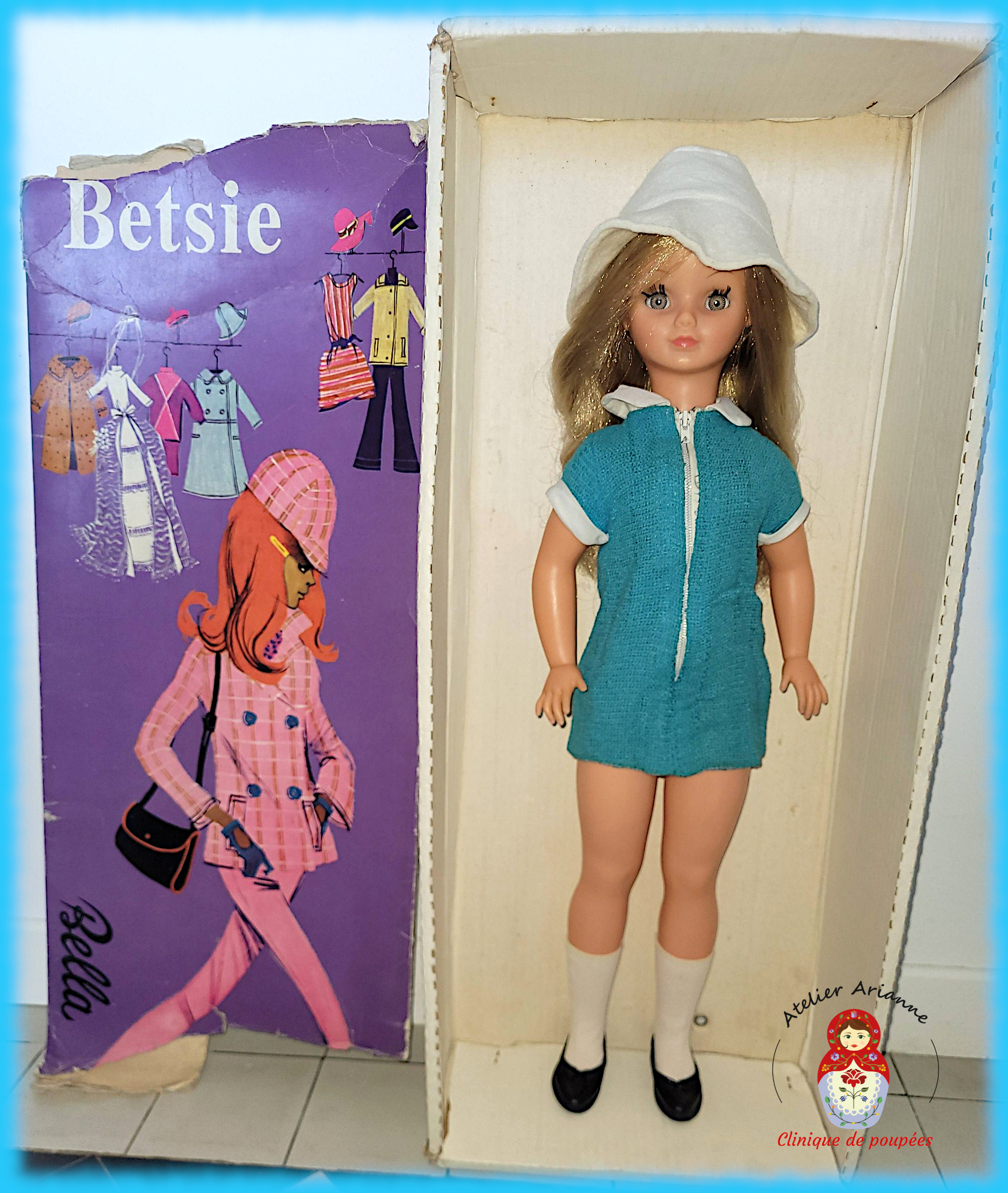 Poupée Betsie de Bella — Série : TOUS ENSEMBLE DANS LA VIE DU MUSÉE « Présentation des poupées dans leurs vêtements d’origine » Poupée Betsie de Bella — document original du blog, vue 2 — vue 2.