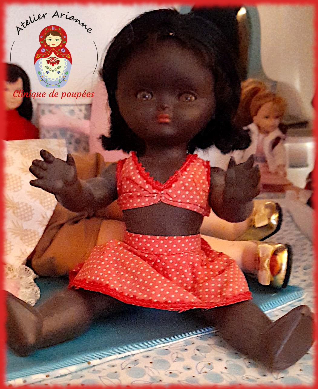 Poupée Muguette de Bella — Série : TOUS ENSEMBLE DANS LA VIE DU MUSÉE « Présentation des poupées dans leurs vêtements d’origine » Poupée Muguette de Bella — document original du blog, vue 1 — vue 1.