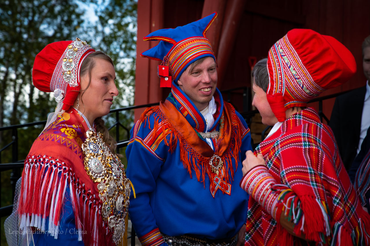PETITE POUPÉE PORTANT LE COSTUME TRADITIONNEL SAMI — PETITE POUPÉE PORTANT LE COSTUME TRADITIONNEL SAMI — document original du blog, vue 3 — vue 3.