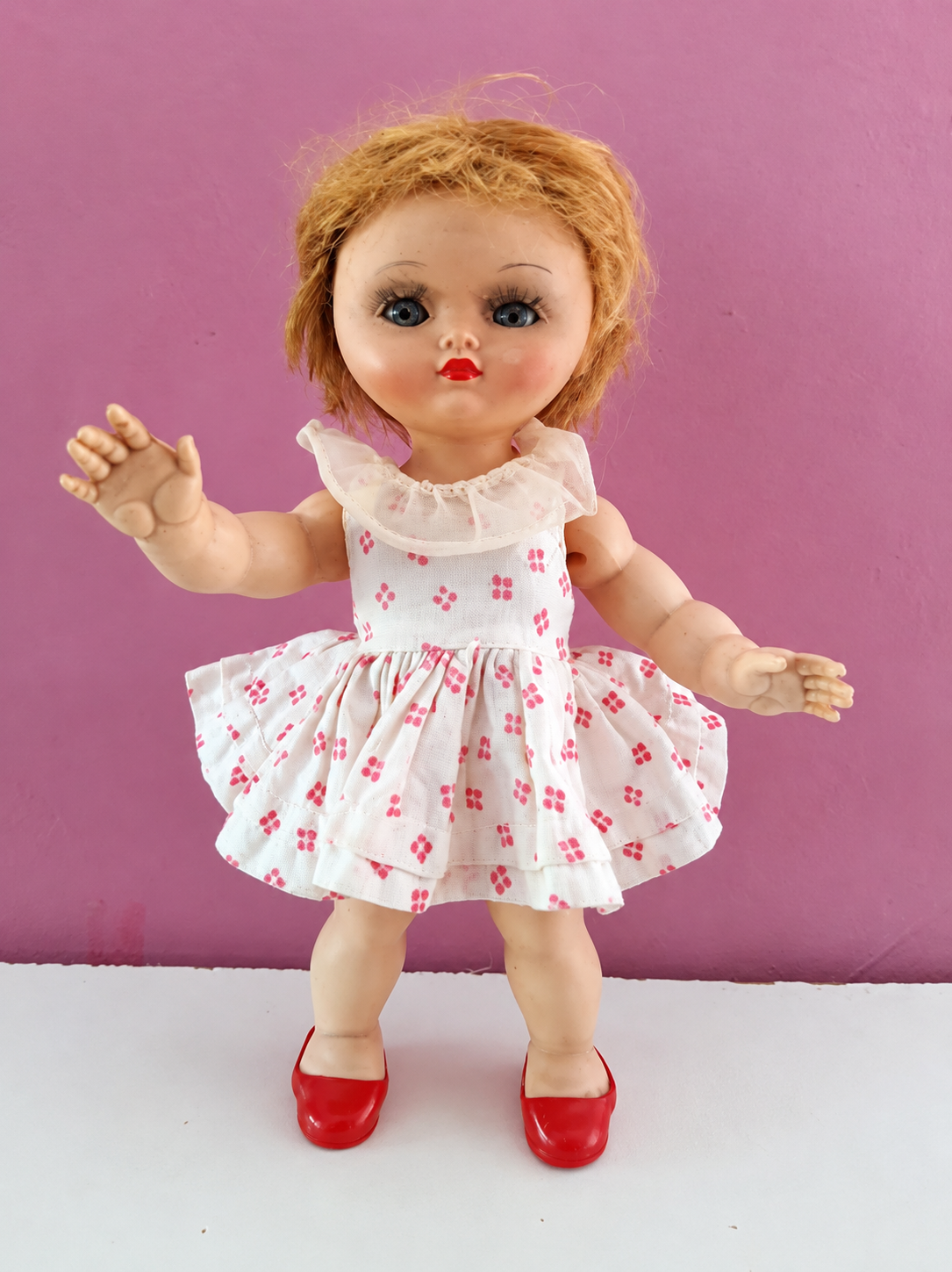 Muguette de Bella, 25 cm — collection de Catherine — Muguette de Bella, 25 cm — collection de Catherine. Origine de la tenue à vérifier — vue 1.
