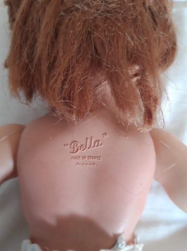 Muguette de Bella, 25 cm — collection de Catherine — Marquage dorsal original : Bella, MADE IN FRANCE, Br. S.G.D.G — vue 2.