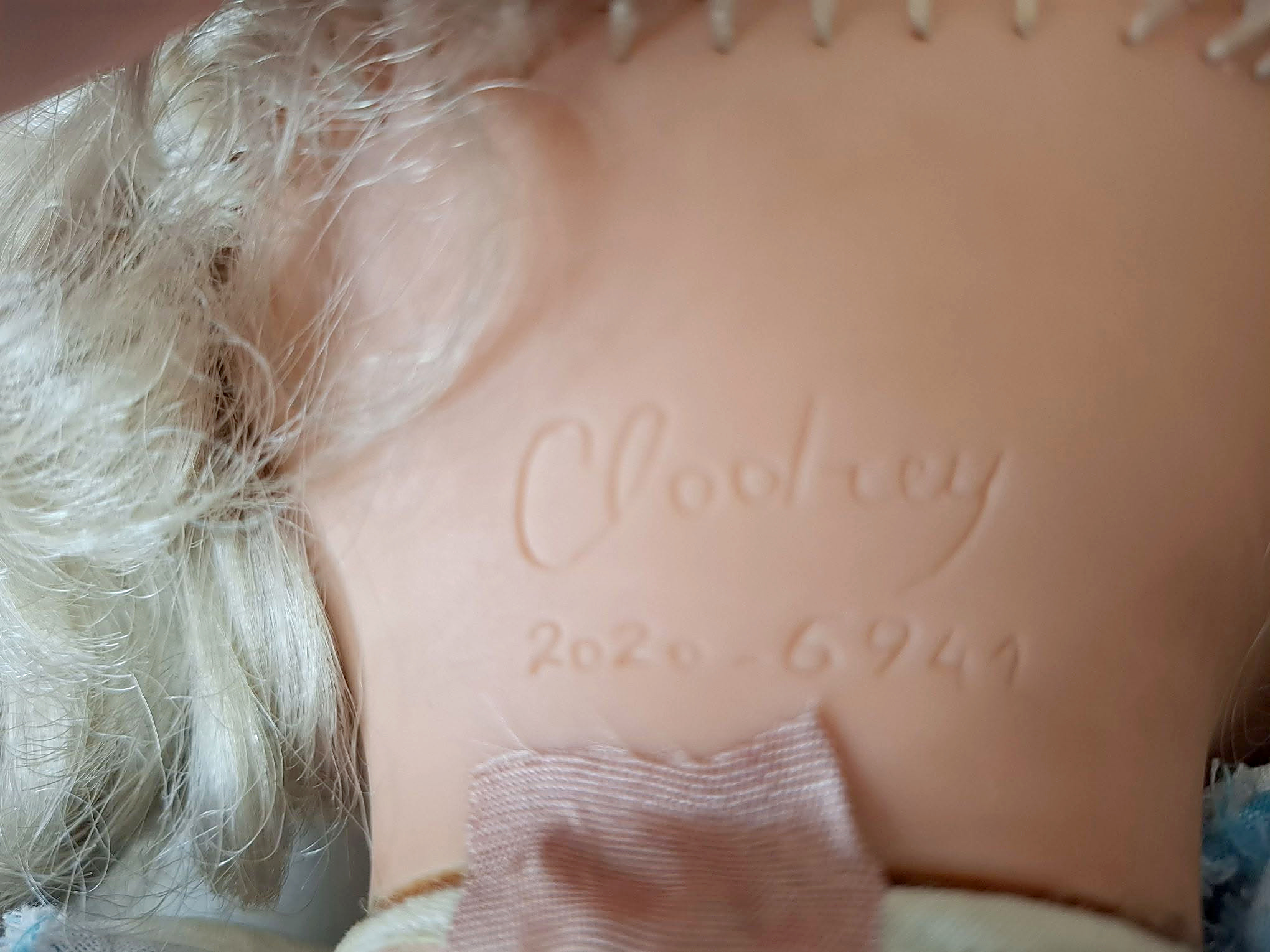 Poupée Clodrey appelée « Patou » par Marie-Noëlle — Noël 1970 — Marquage à la nuque : Clodrey, 2020_6941 — lecture confirmée — vue 2.